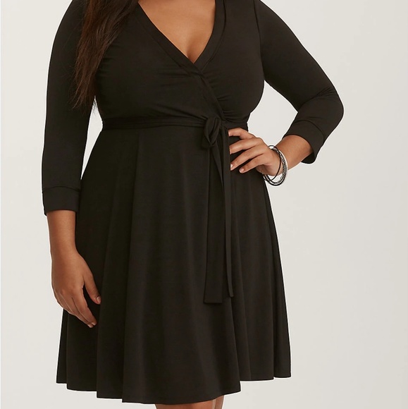 Black wrap dress - Picture 2 of 3